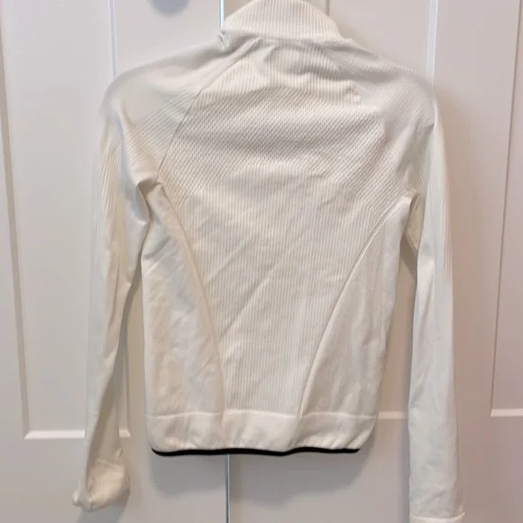 Athleta zip up top size small - Picture 3 of 3